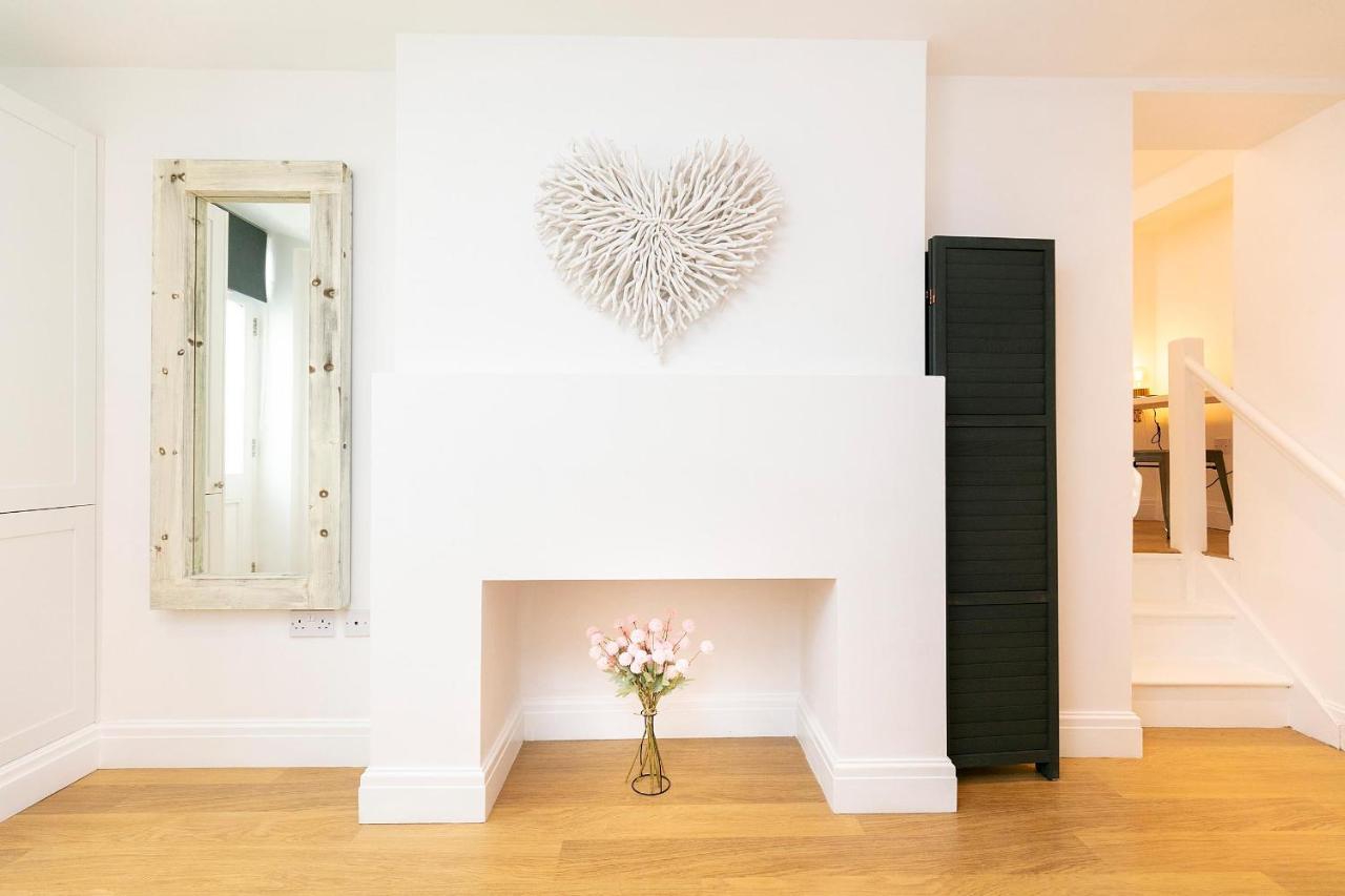 Wishes, A Stylish Seaside Retreat, With Parking Space Apartamento *