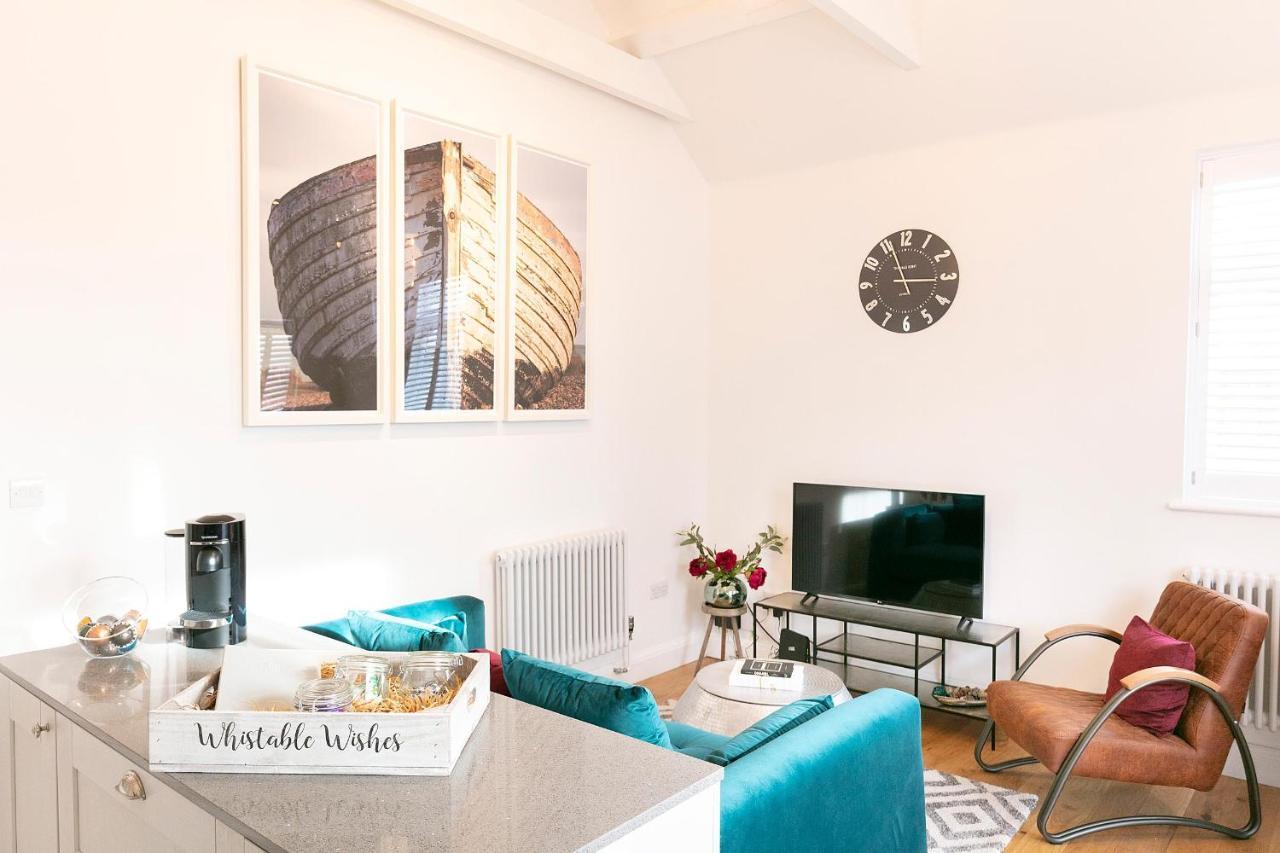 Wishes, A Stylish Seaside Retreat, With Parking Space Apartamento Whitstable